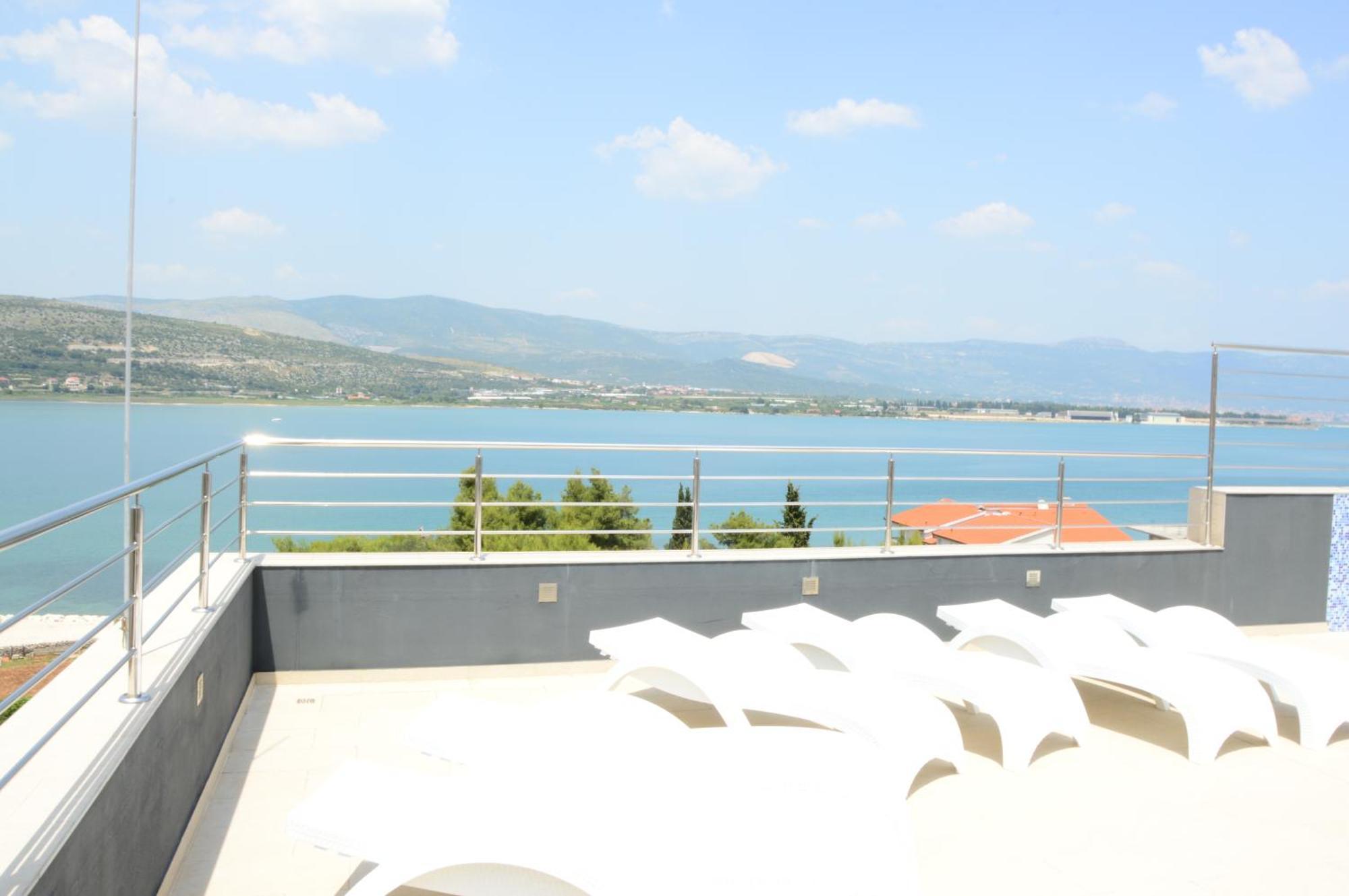 Apartments Exclusive Palace II Трогир Екстериор снимка