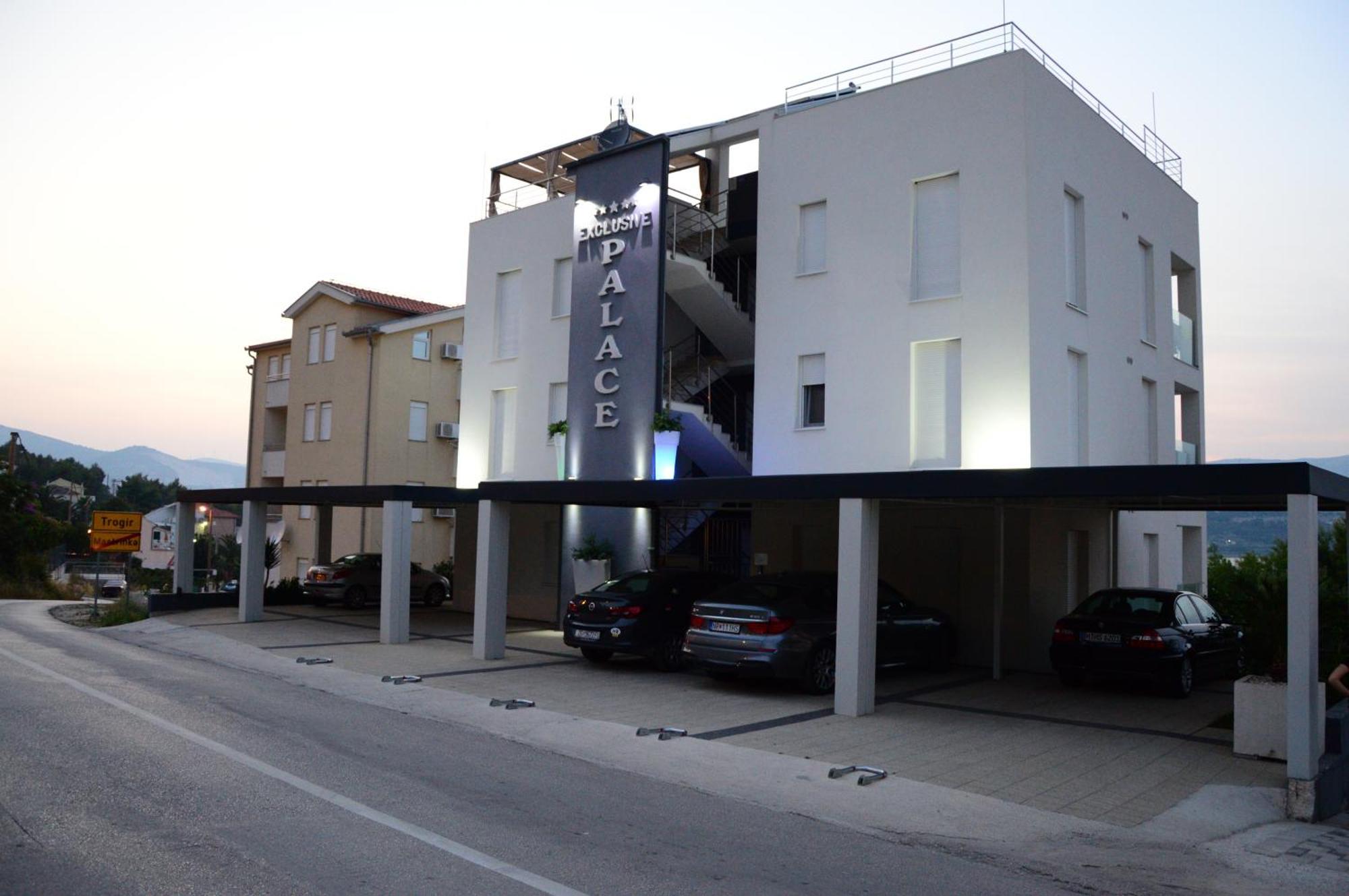 Apartments Exclusive Palace II Трогир Екстериор снимка