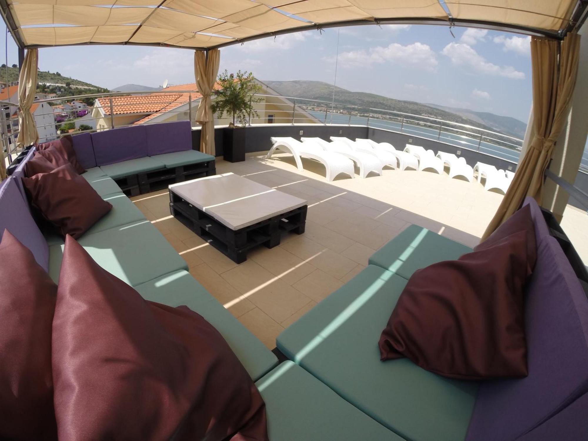 Apartments Exclusive Palace II Трогир Екстериор снимка